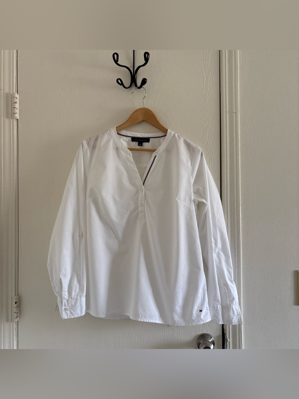 Tommy Hilfiger White Cotton Popover Blouse Large Roll Tab Sleeve Classic Top